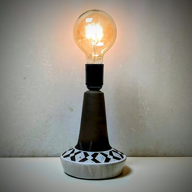 Ny dansk keramik lampe fra 1970. Opdateret nyt el. Ubrugt. Restparti. Indianer. Spirit