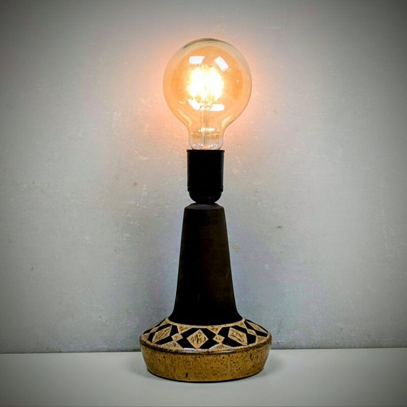 Ny dansk keramik lampe fra 1970. Opdateret nyt el. Ubrugt. Sand Indianer. Spirit.