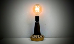 Ny dansk keramik lampe fra 1970. Opdateret nyt el. Ubrugt. Sand Indianer. Spirit.