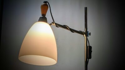 Elegant Svensk Ikea G9805 gulvlampe. Design klassiker. Hvid glas. Pickup only.