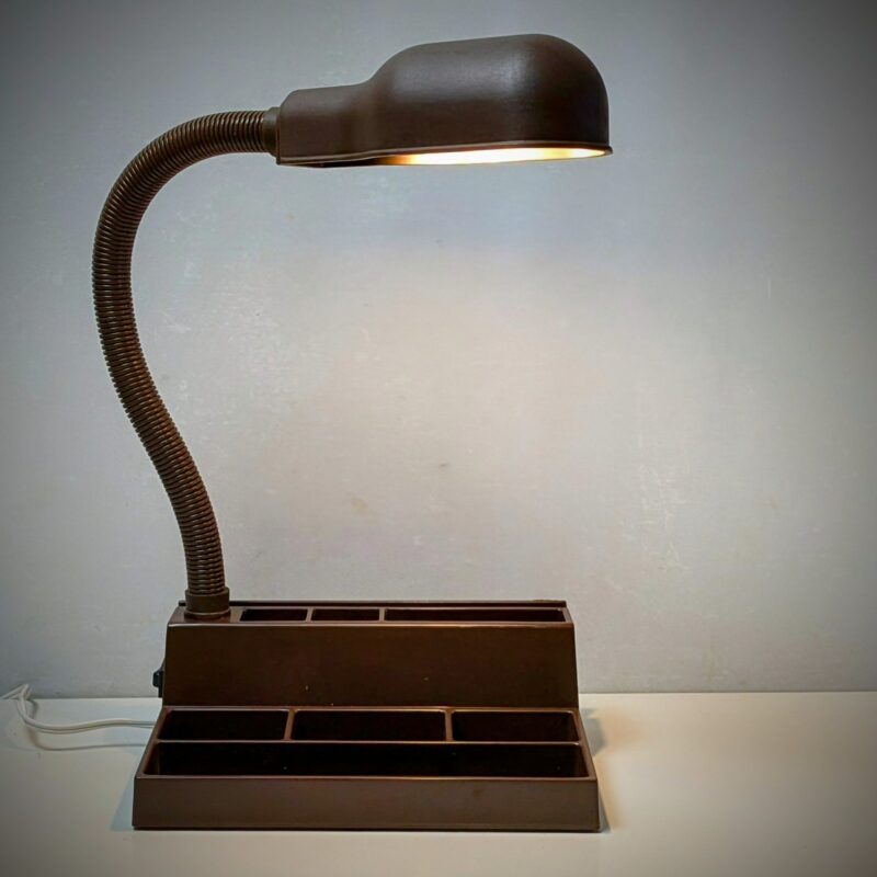 Dansk design organizer skrivebord lampe fra 1970. Mint condition. Ubrugt. Sjælden.