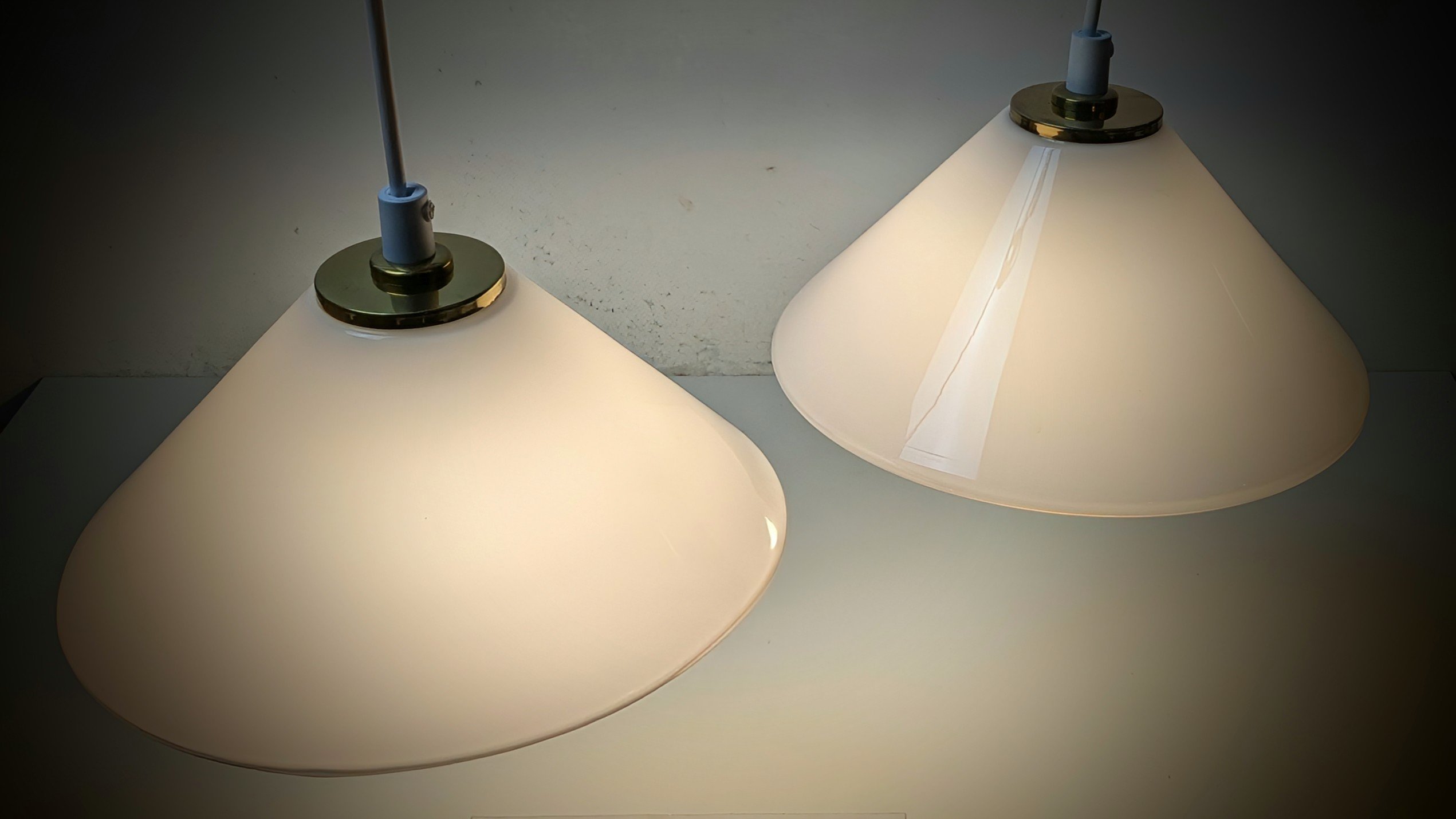 Sæt stilrene skomager glas lamper. Ø24,5 cm. Nyt el og glas. Glas højde 10,5 cm