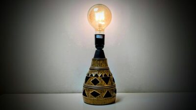 Ny dansk keramik lampe fra 1970. Opdateret nyt el. Ubrugt. 25cmH