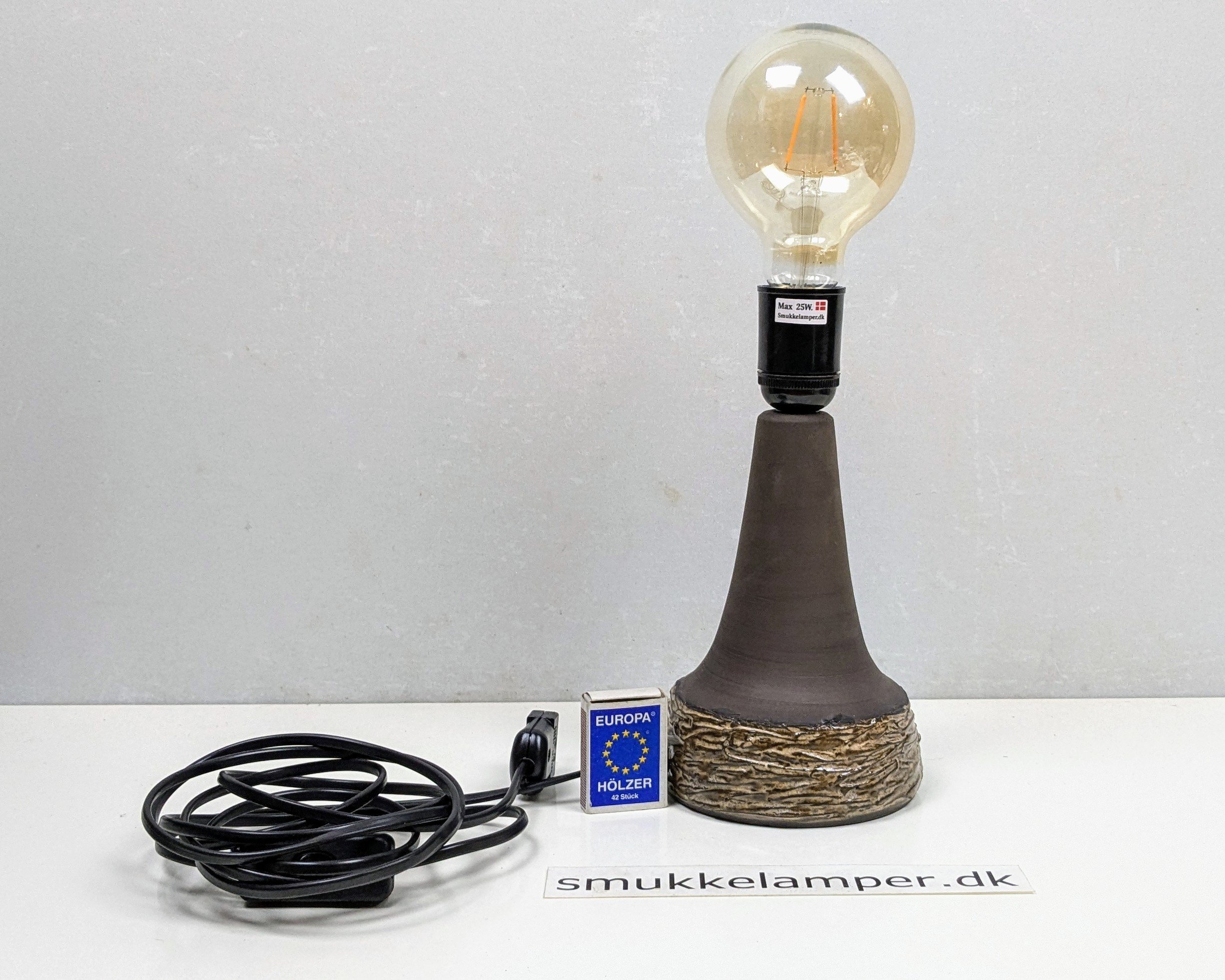 Ny dansk keramik lampe fra 1970. Opdateret nyt el. Ubrugt. 25cmH