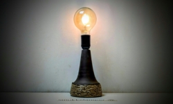 Ny dansk keramik lampe fra 1970. Opdateret nyt el. Ubrugt. 25cmH