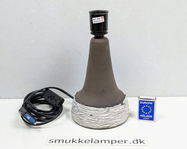 Ny dansk keramik lampe fra 1970. Opdateret nyt el. Ubrugt. 24cmH. River