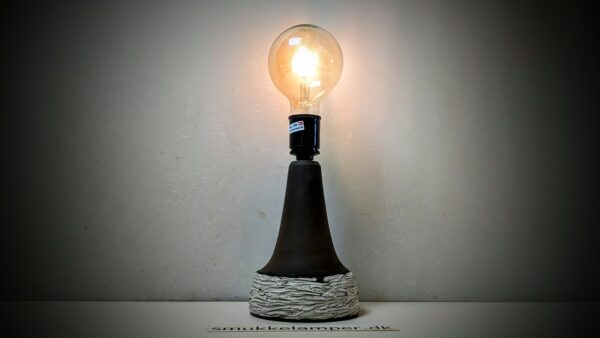 Ny dansk keramik lampe fra 1970. Opdateret nyt el. Ubrugt. 24cmH. River