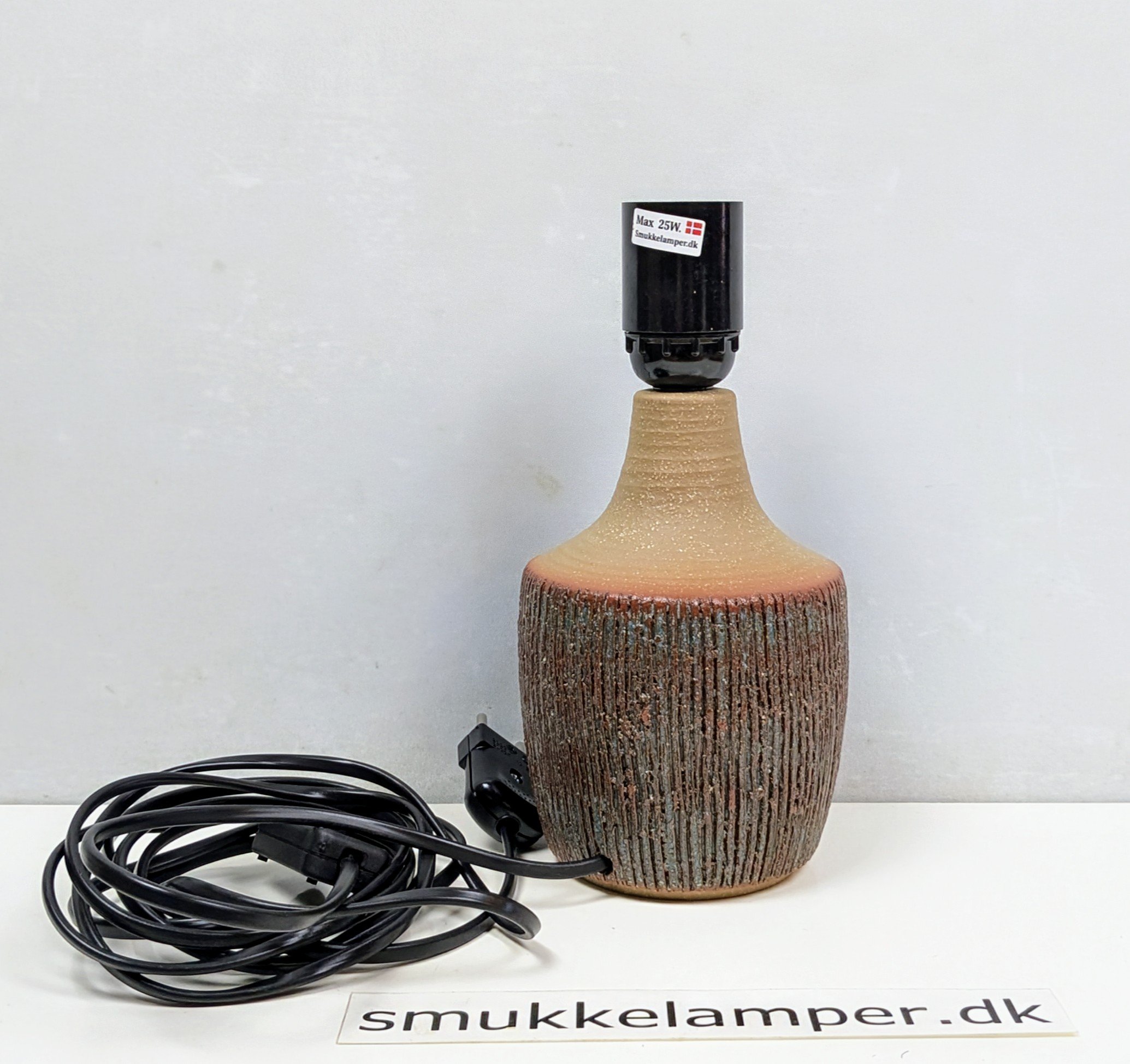 Ny dansk keramik lampe fra 1970. Opdateret nyt el. Ubrugt. 23cmH. Hedgehog. Søholm
