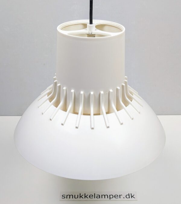Svend Middelboe for Nordisk Solar 1970. Ø33. Nyt el. Cream white.