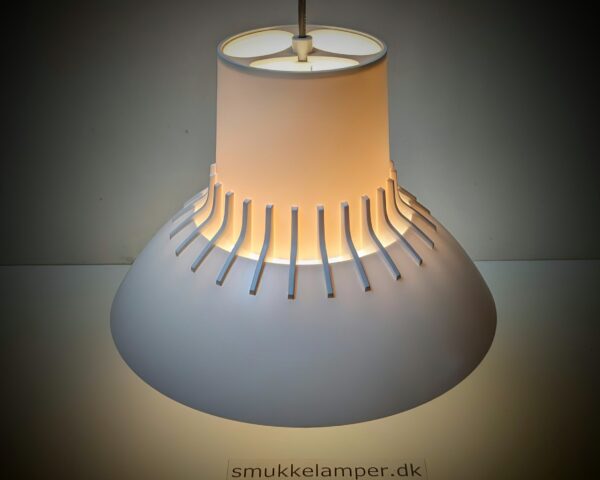 Svend Middelboe for Nordisk Solar 1970. Ø33. Nyt el. Cream white.