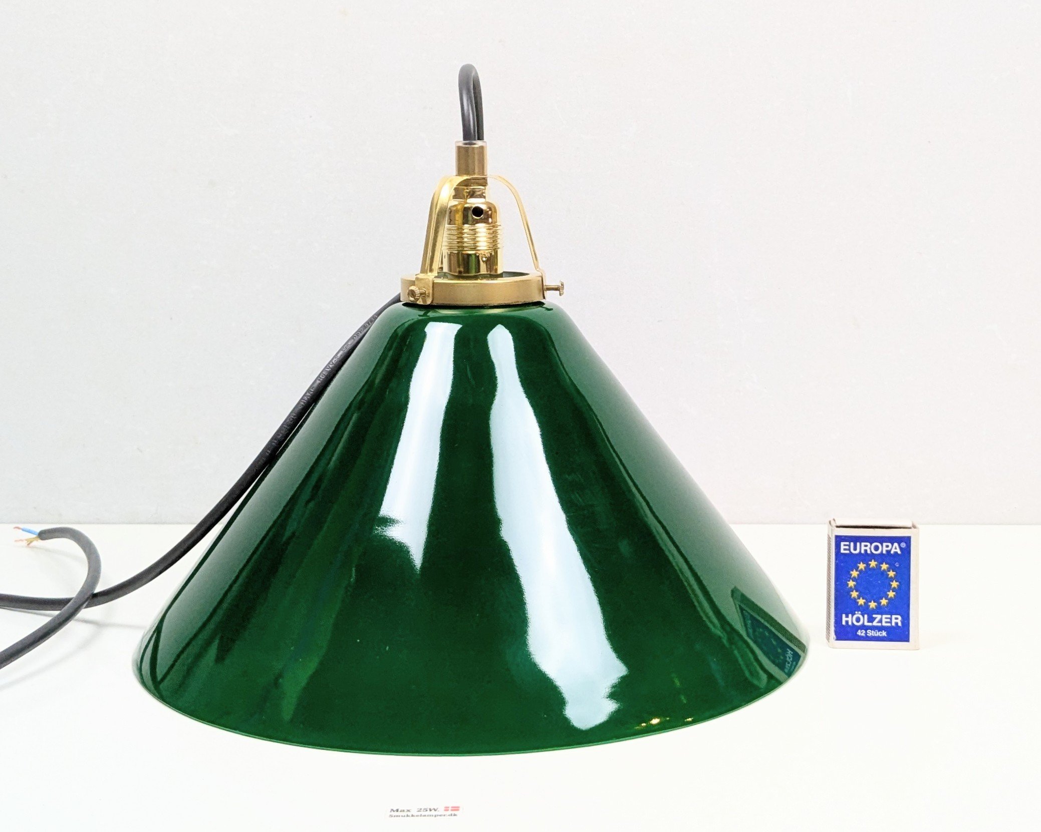 Stor Herregårds pendel. Ø29,5. Messing og mørk grøn glas. Ny. 16 cmH. Nyt el. Egen serie. Lagervare - Billede 3