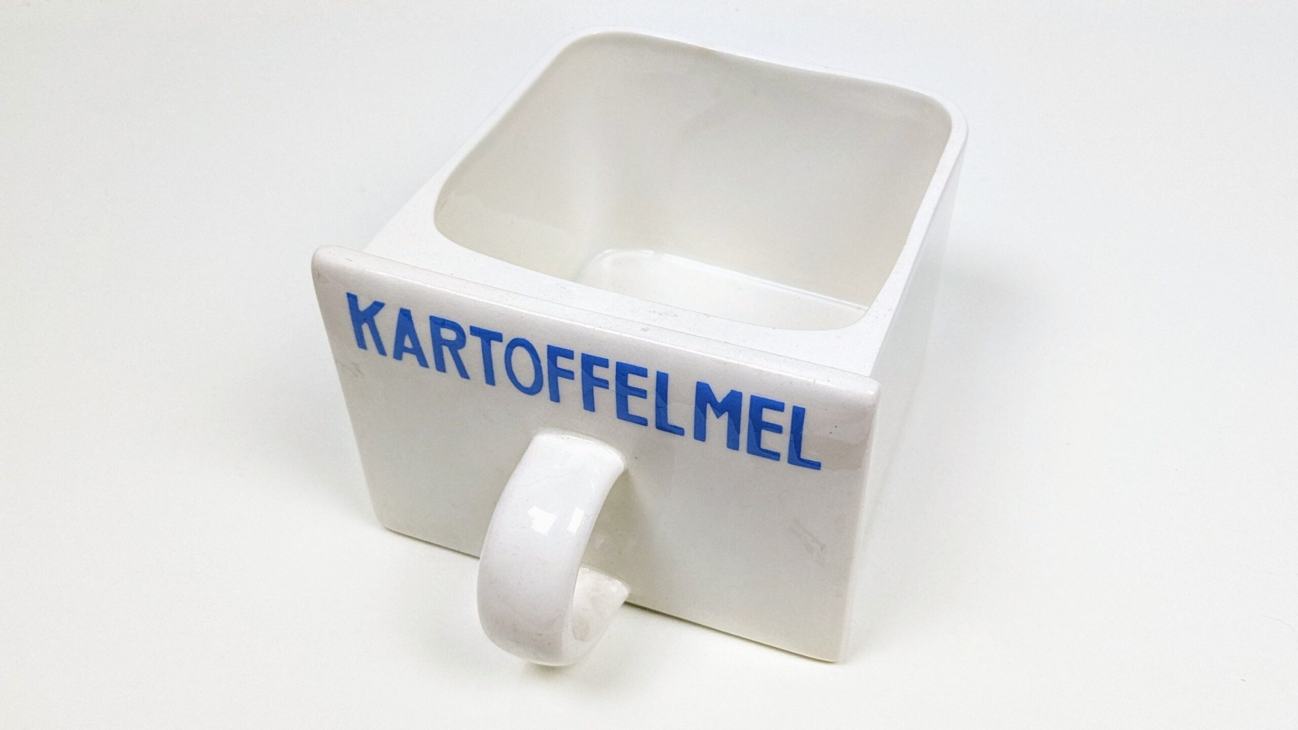 Porcelæn interiør køkken pynt fra 1950. Villeroy & Bloch. Blomster skuffe. 14×14 cm. “Kartoffelmel”