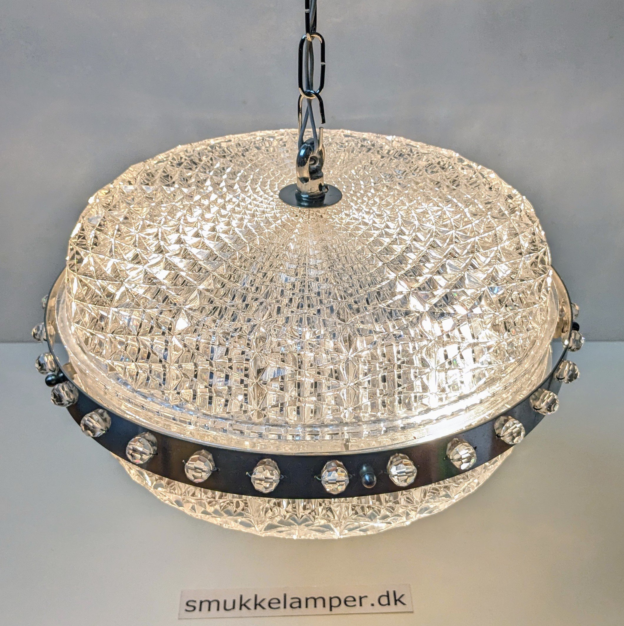 Imponerende Orrefors krone i 8 kilo krystal glas. 1960. Ø3682 cm nedhæng. Til Hall m.m. Pickup only.