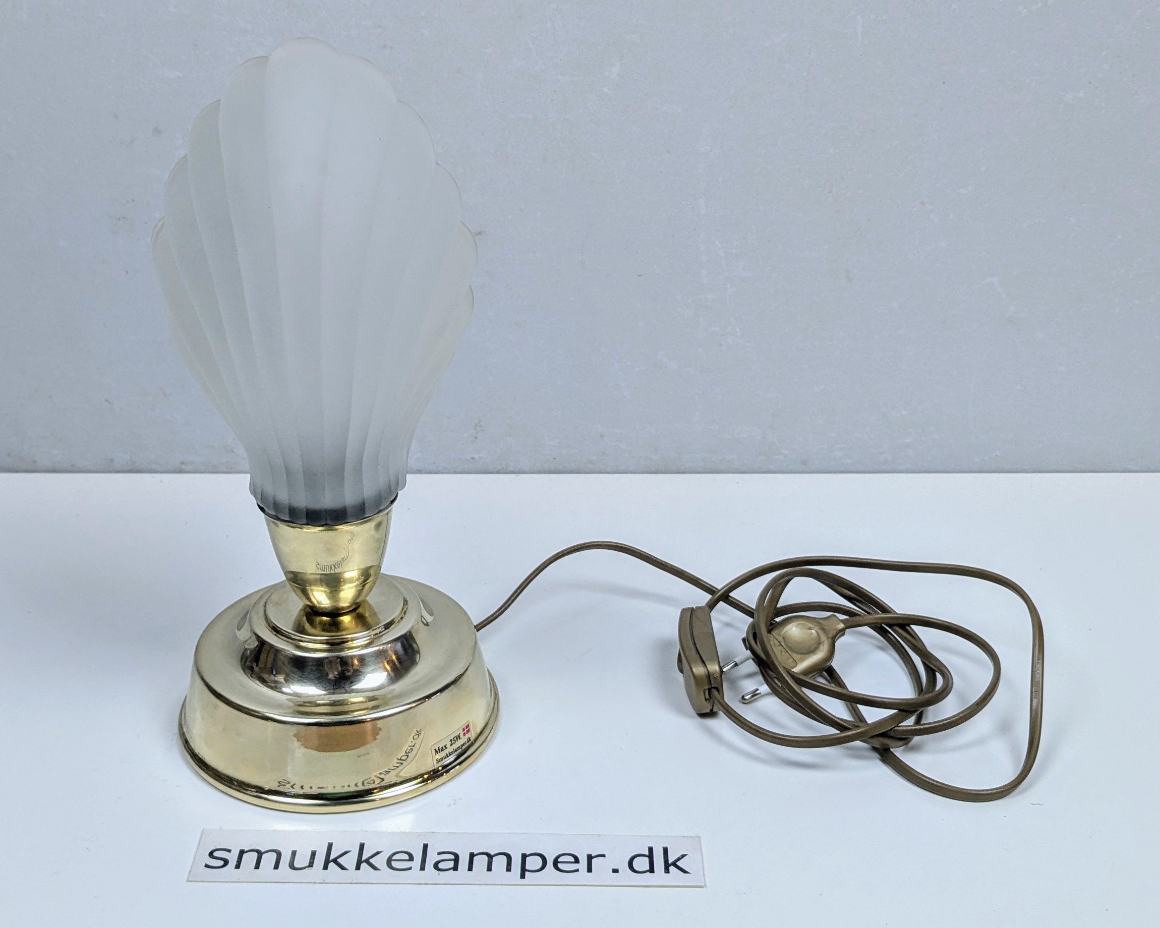 Håndsamlet dansk unika bordlampe. Model Olympia. Alt er nyt. 30 cm høj.