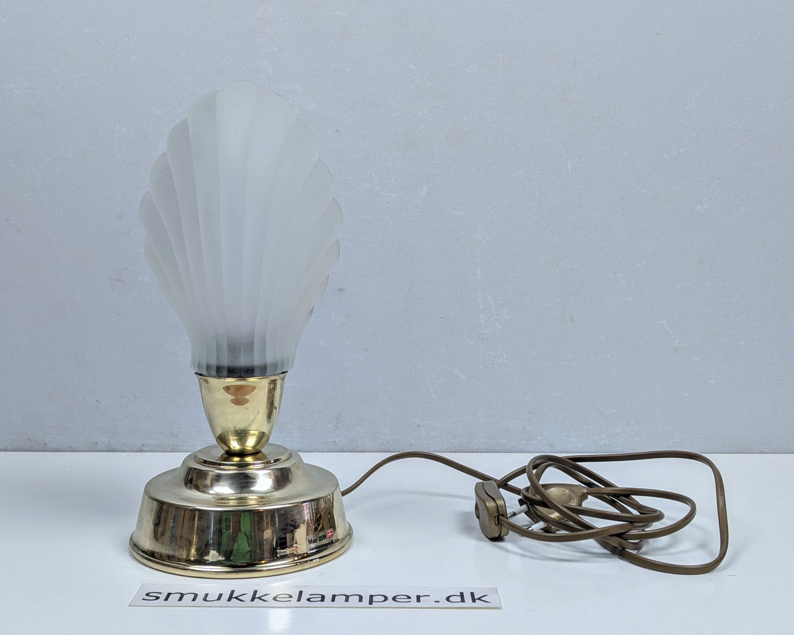 Håndsamlet dansk unika bordlampe. Model Olympia. Alt er nyt. 30 cm høj.