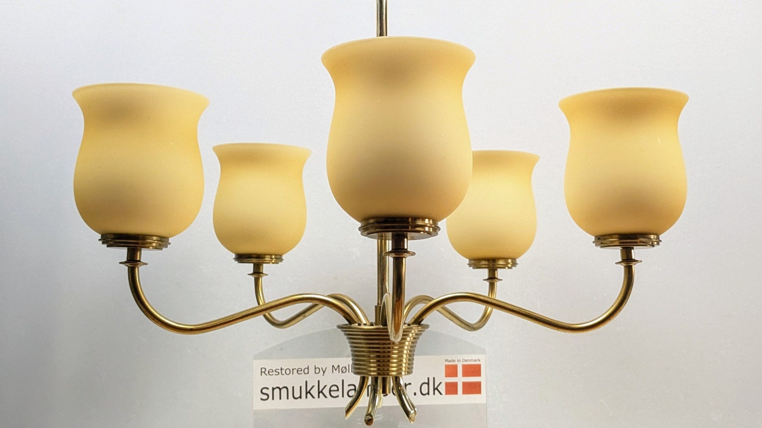 Skøn dansk LYFA 5 armet lysekrone fra 1940. Fuld restaureret. Ø60. 70 cm nedhæng. Pickup only.