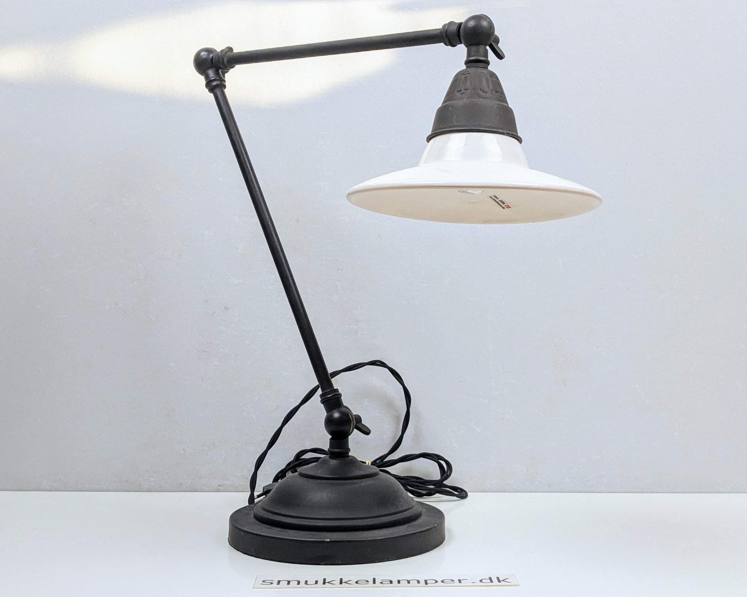 Skøn unika industriel bordlampe med italiensk porcelæn skærm. Nyt el. - Billede 2