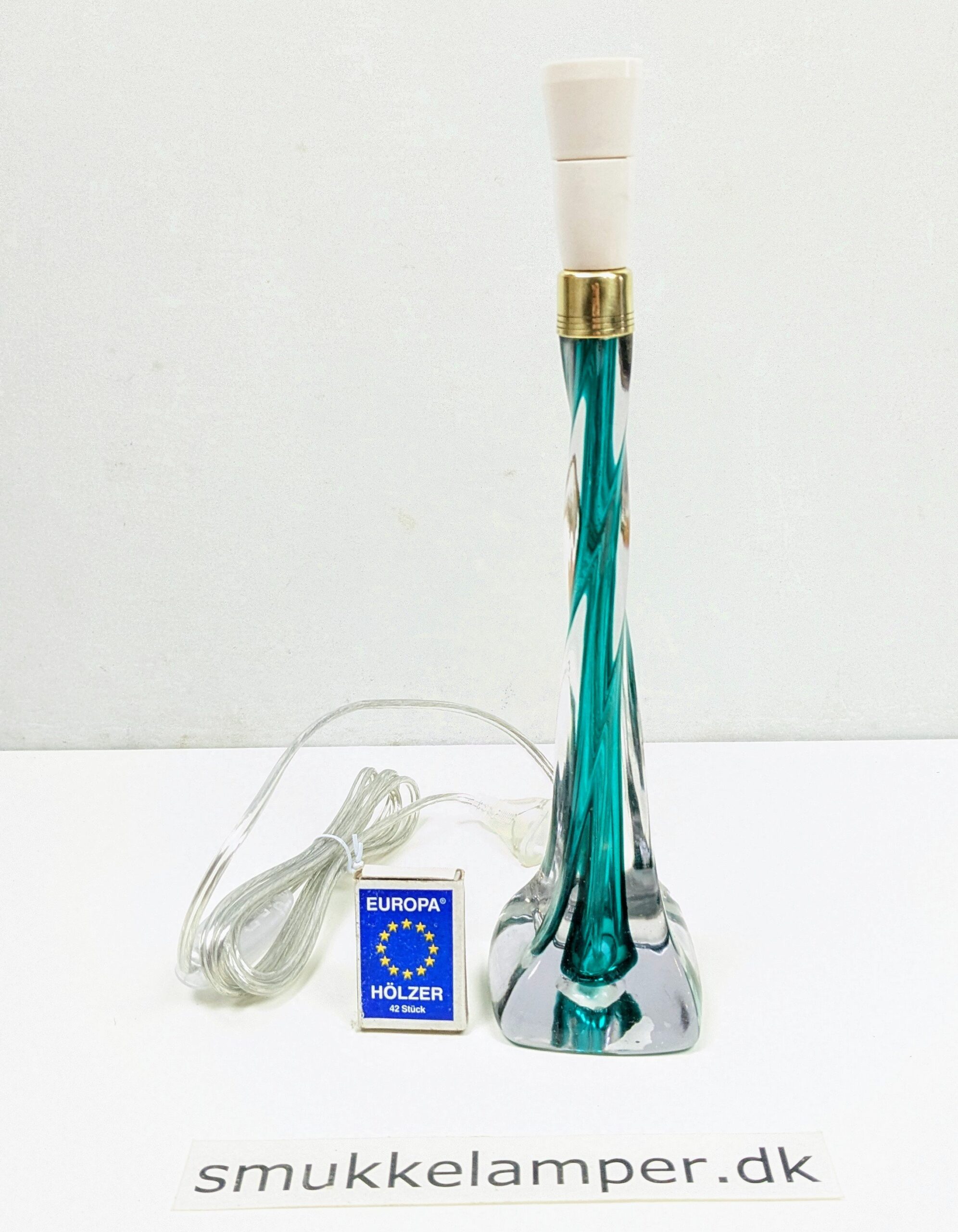 Fuld restaureret Flygfors grøn snoet bordlampe 1960. Nyt el m.m 34 cm høj. Paul Kedelv