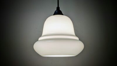 Opalglas klokkependel. Holmegaard. Restaureret. Grå/blå tonet opalglas. Ø20. Se fotos.