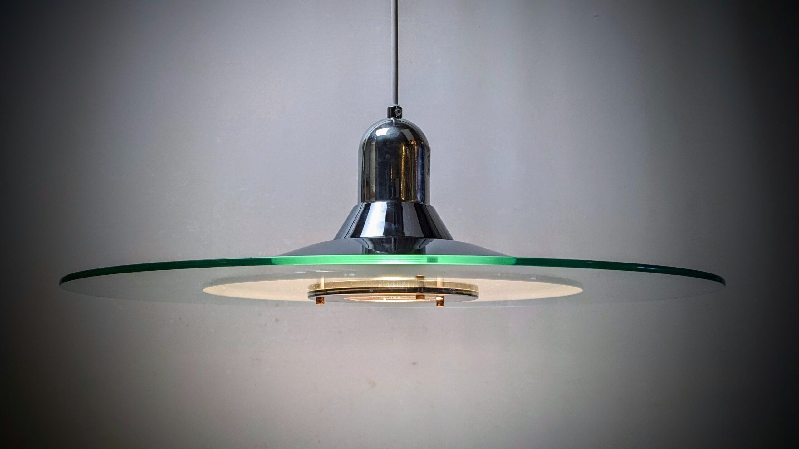 Skøn Hillebrand glas loftlampe 1990. Ø50. Nyt el. Restored. Pickup only. Klassisk design.