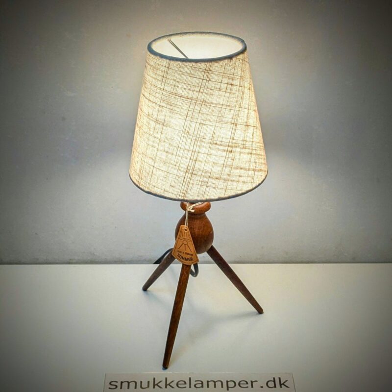Skøn fuld restaureret Severin Hansen bordlampe fra 1960.