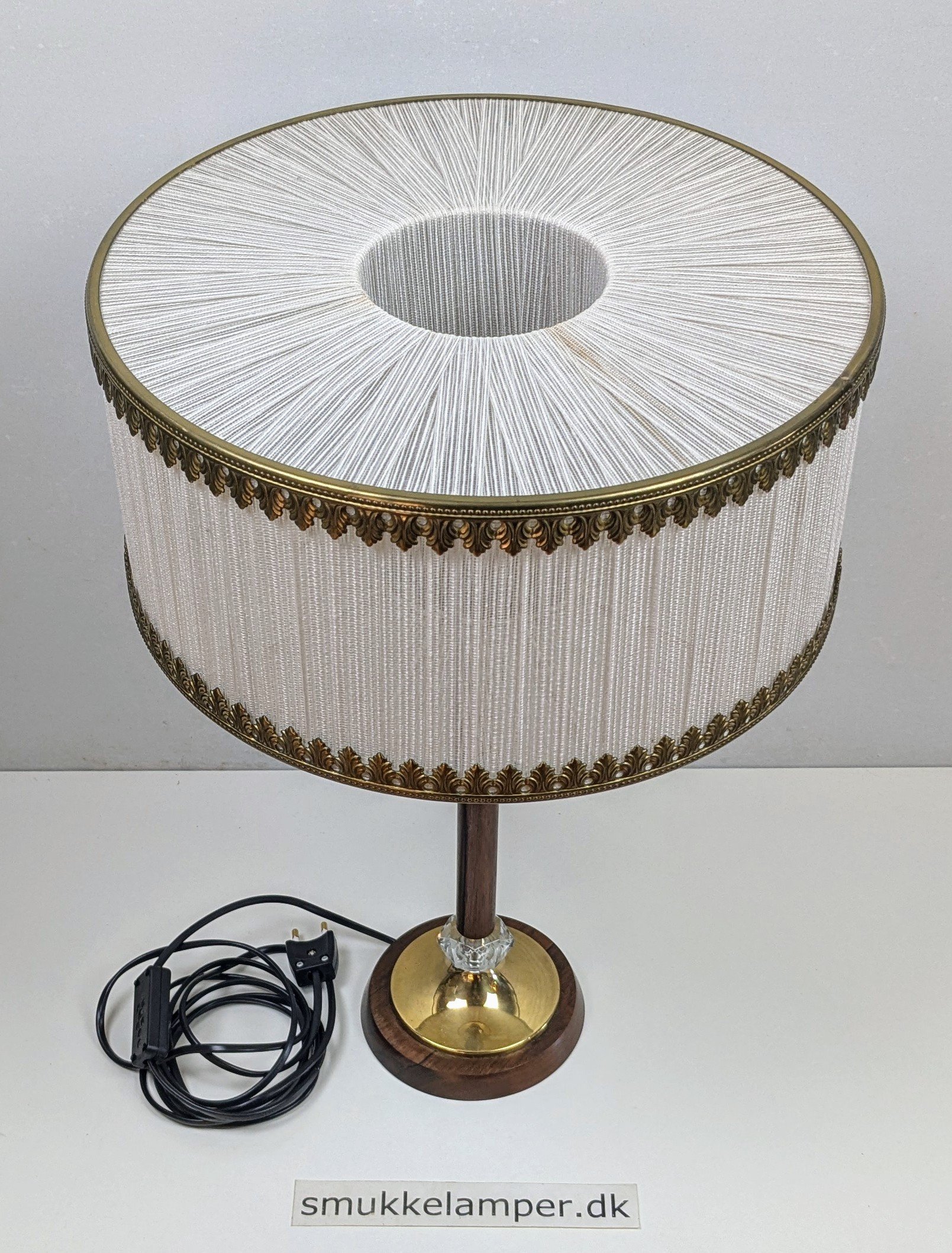 Elegant bordlampe fra 1960 med nyt el. Ø36. Palisander og messing. 51 cmH