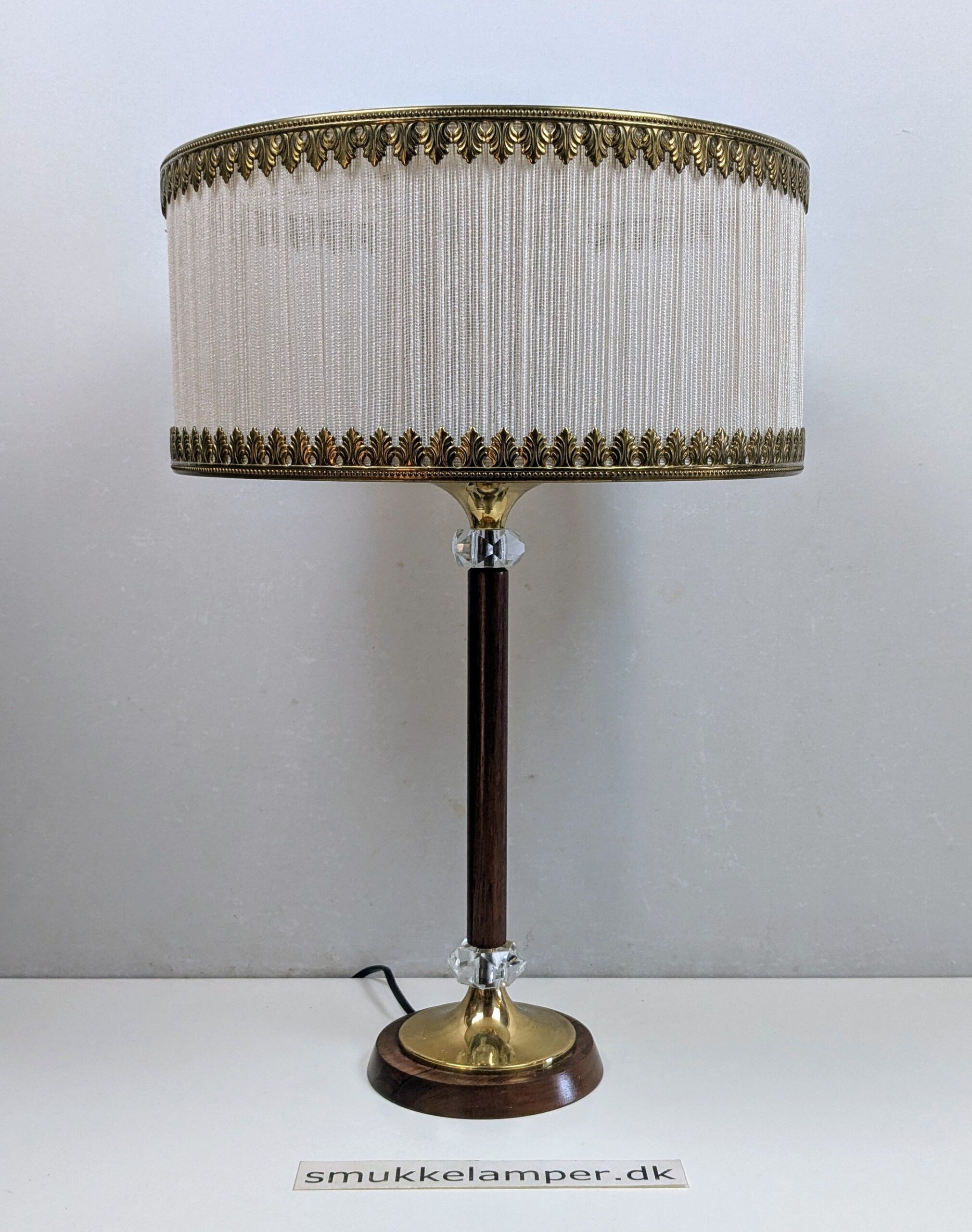 Elegant bordlampe fra 1960 med nyt el. Ø36. Palisander og messing. 51 cmH