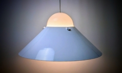 UFO lampe i hvid metal og hvid akryl. Ø43. Nyt el. m.m
