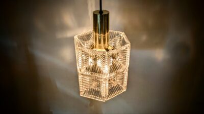 Skøn fuld restaureret Carl Fagerlund lampe fra 1960. Ø17. 2,2 kilo glas og messing. Pickup only.