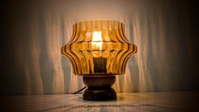 Hånd samlet unika reol lampe 1970. Orrefors glas og teak træ bund. Ø20. Nyt el m.m. Møllers redesign.