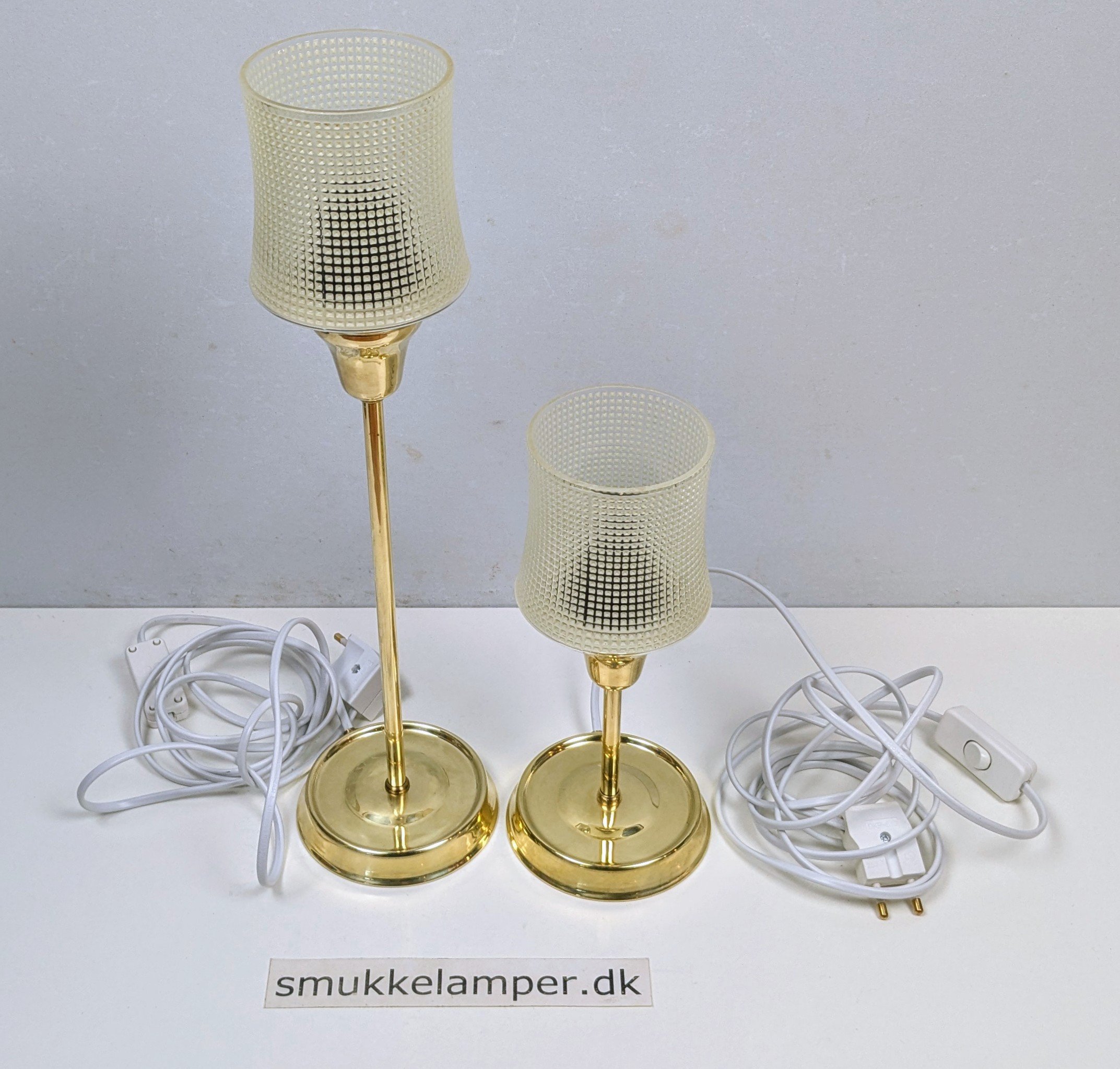 Sæt med 2 hånd samlede unika
Bougeoirs gaufrés lamper til det smukke interiør. Møllers redesign.