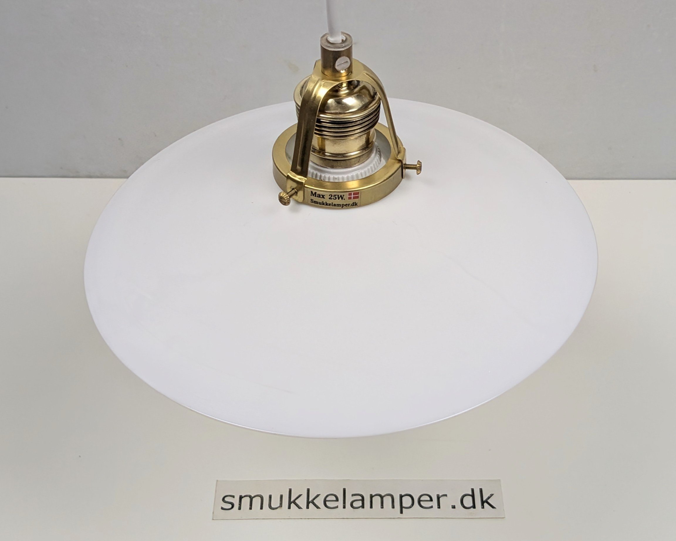 Holmegaard antik skomager pendel. Ø25,8 ,5,3cmH. Messing og porcelæn. 1940. - Billede 2