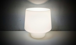 Ikea Tokaryd Bordlampe i hvid opalglas. Ø19. Svensk design
