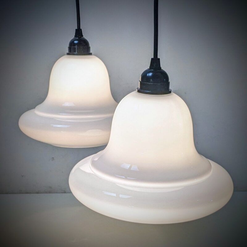 Eksklusiv klokkependel anno 1940 – håndlavet opalglas & bakelit, håndsamlet i Danmark. Lagervare.