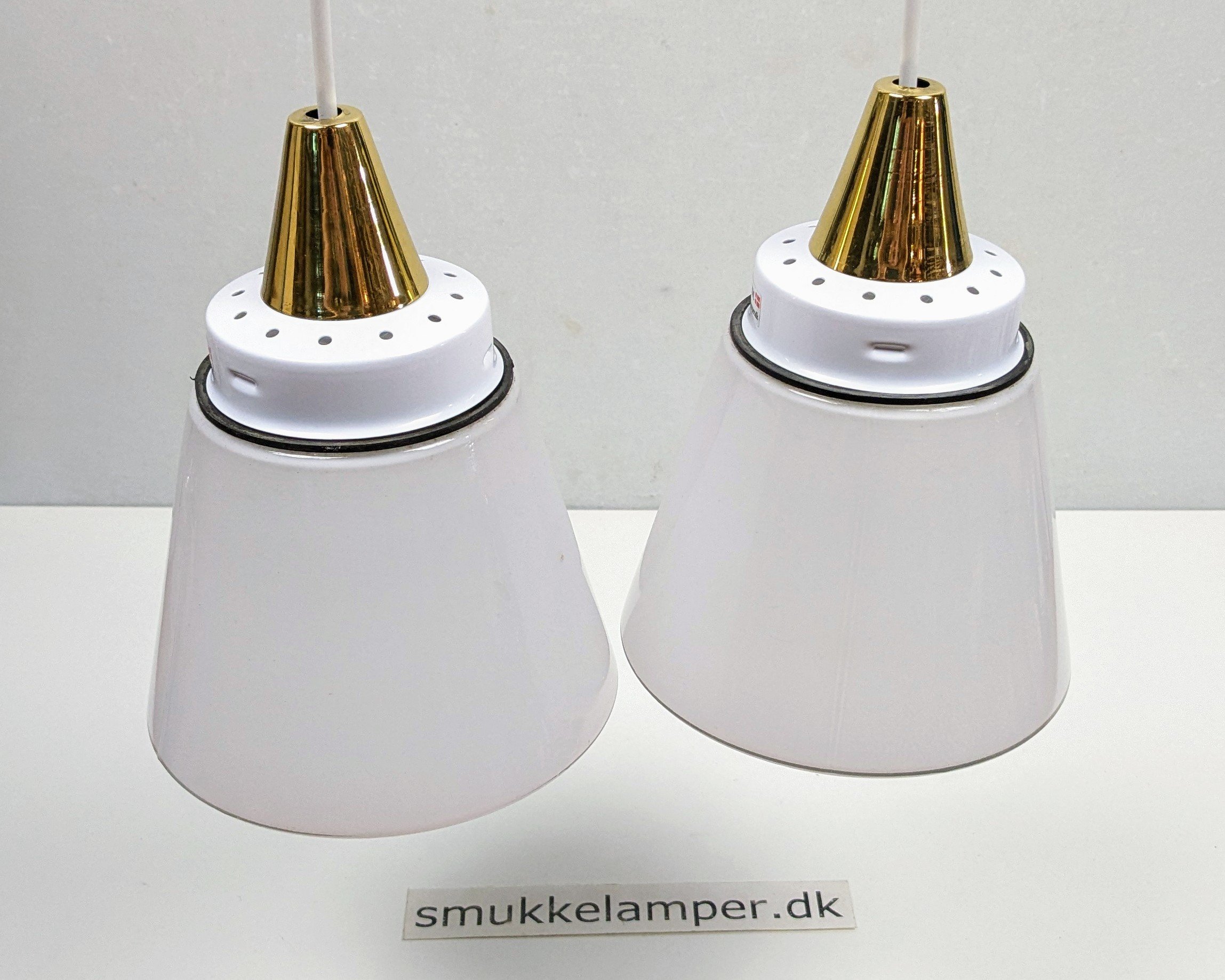 Sæt med 2 skønne custom køkkenlamper. Glas 1960. Resten nyt. Ø16. Triangular sæt