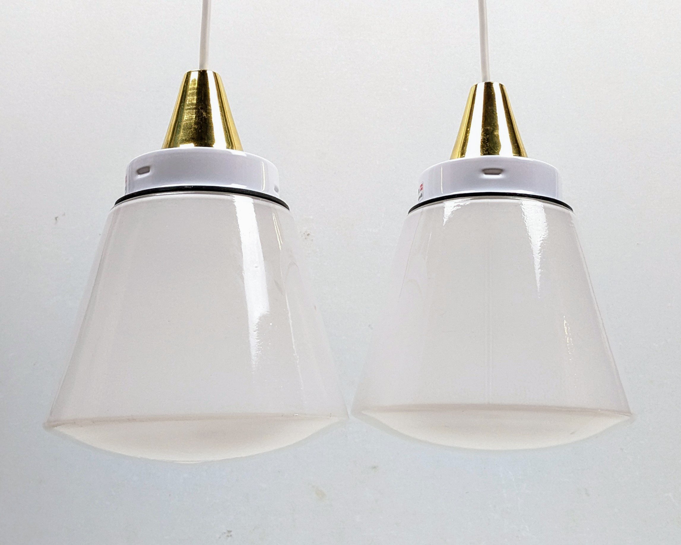 Sæt med 2 skønne custom køkkenlamper. Glas 1960. Resten nyt. Ø16. Triangular sæt