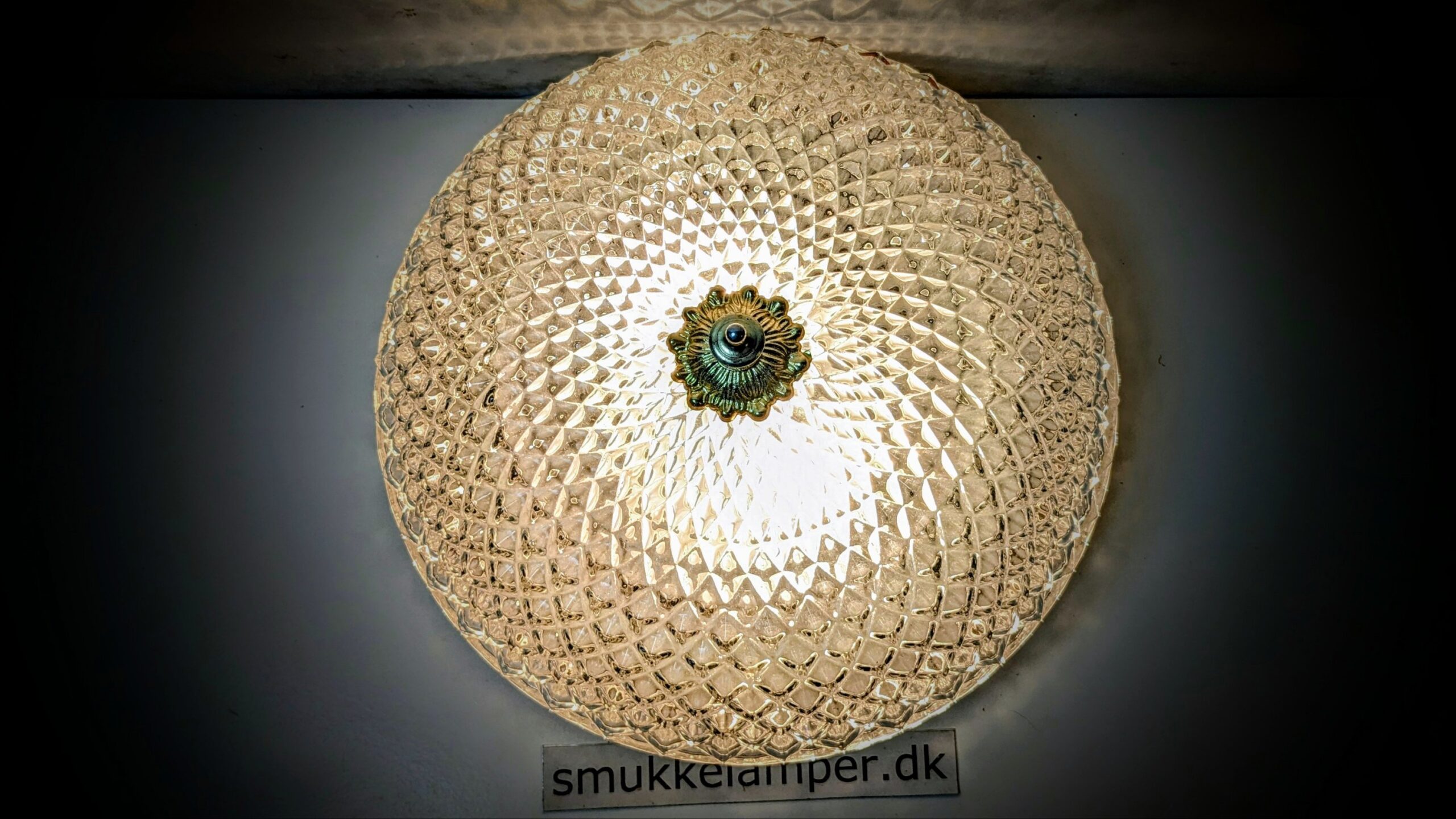 Vintage plafond i bøhmisk presset glas og messing – Ø33 cm, Restaureret. Nyt el. - Billede 3