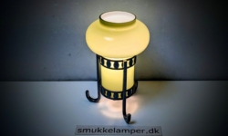 Interiør belysning. Håndlavet glas. Olivengrøn m. lys. Nyt el. 1960. 25cmH. Ø14. Gnosjö.
