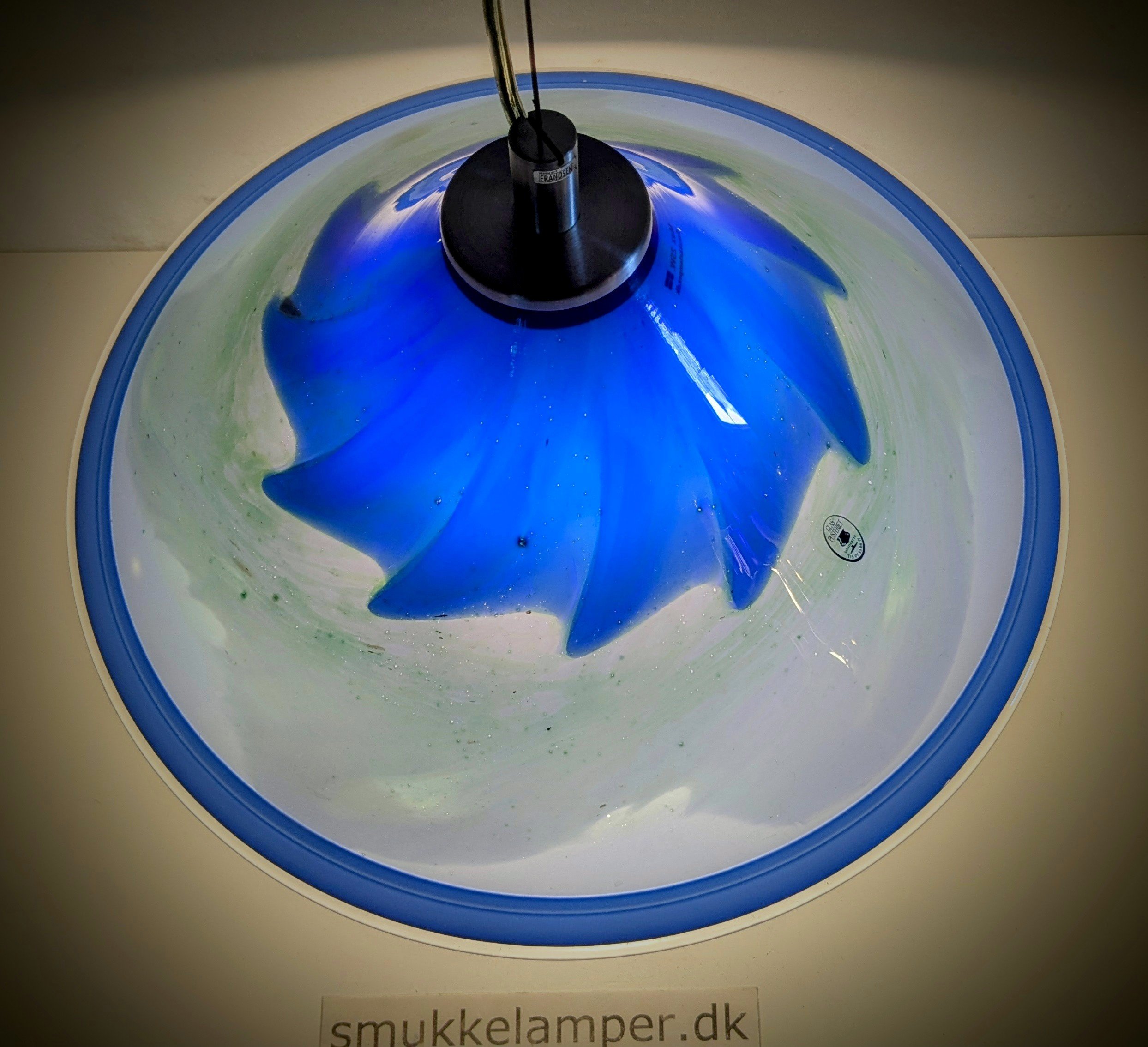 Dansk håndlavet spisebord lampe i glas. 1990. Delvist ny el. Søndervig glaspusteri. Ø39. Pickup only