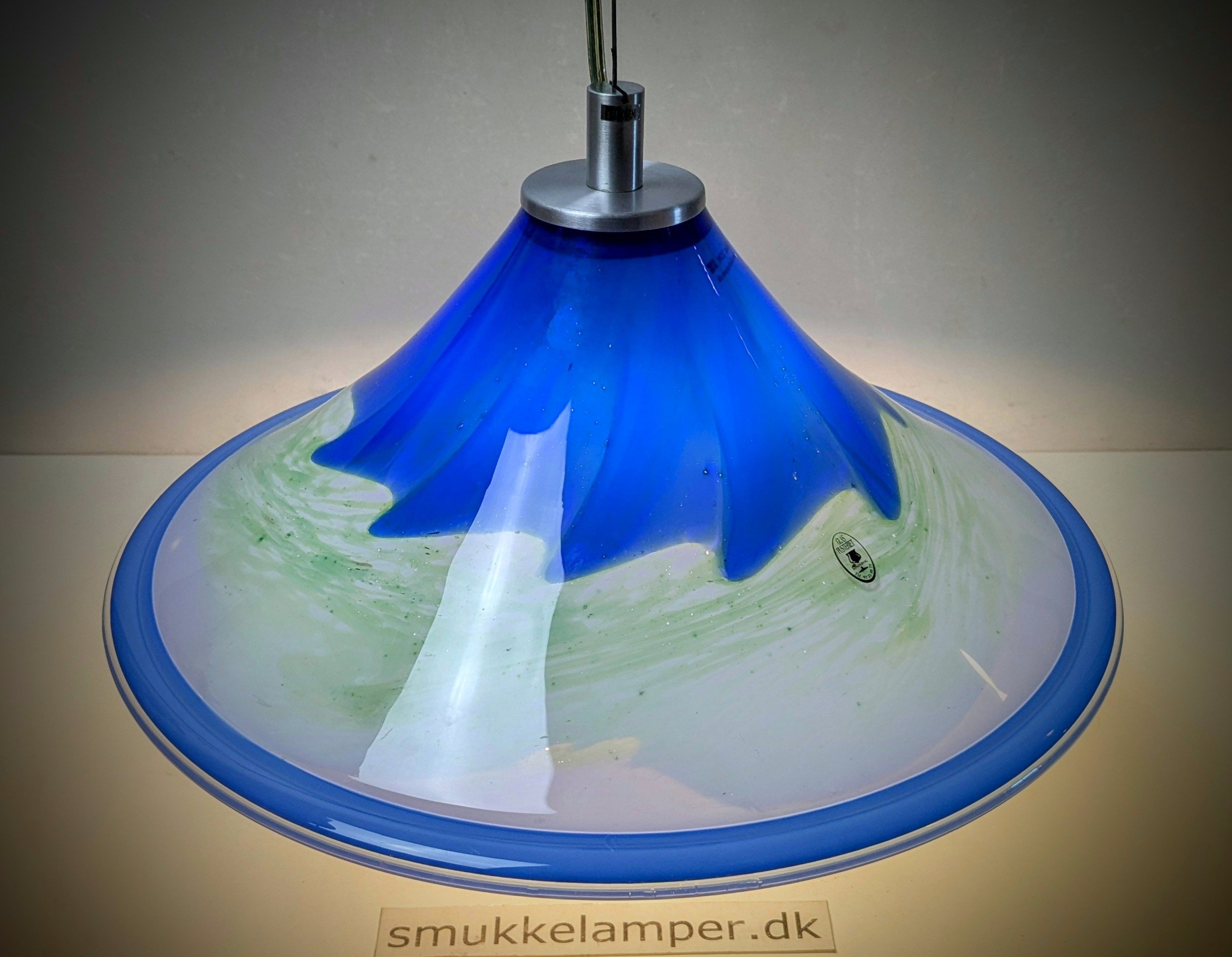 Dansk håndlavet spisebord lampe i glas. 1990. Delvist ny el. Søndervig glaspusteri. Ø39. Pickup only