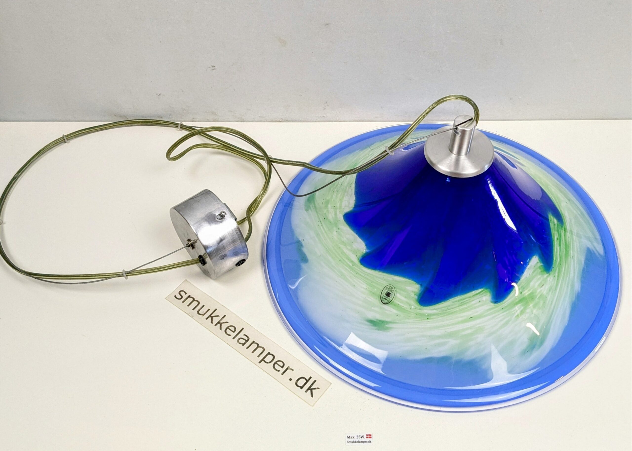 Dansk håndlavet spisebord lampe i glas. 1990. Delvist ny el. Søndervig glaspusteri. Ø39. Pickup only