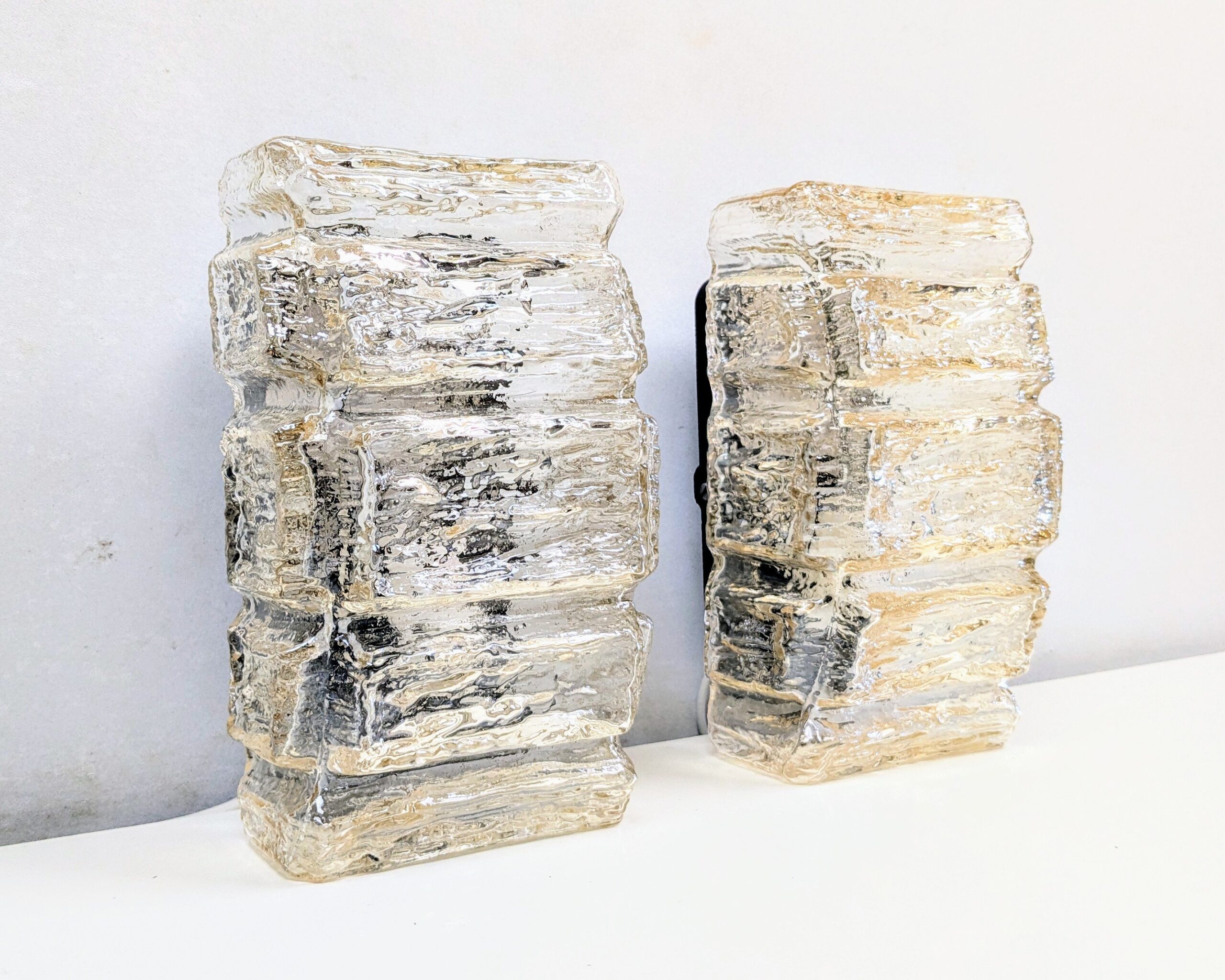 Sæt med 2 skønne væg plafonder 1970. 12,5H x 20L x 11D. Bakelit ophæng - Billede 4