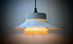 Frandsen dansk design 1970. 1016-H. Customized. Ø48. Nyt el.
