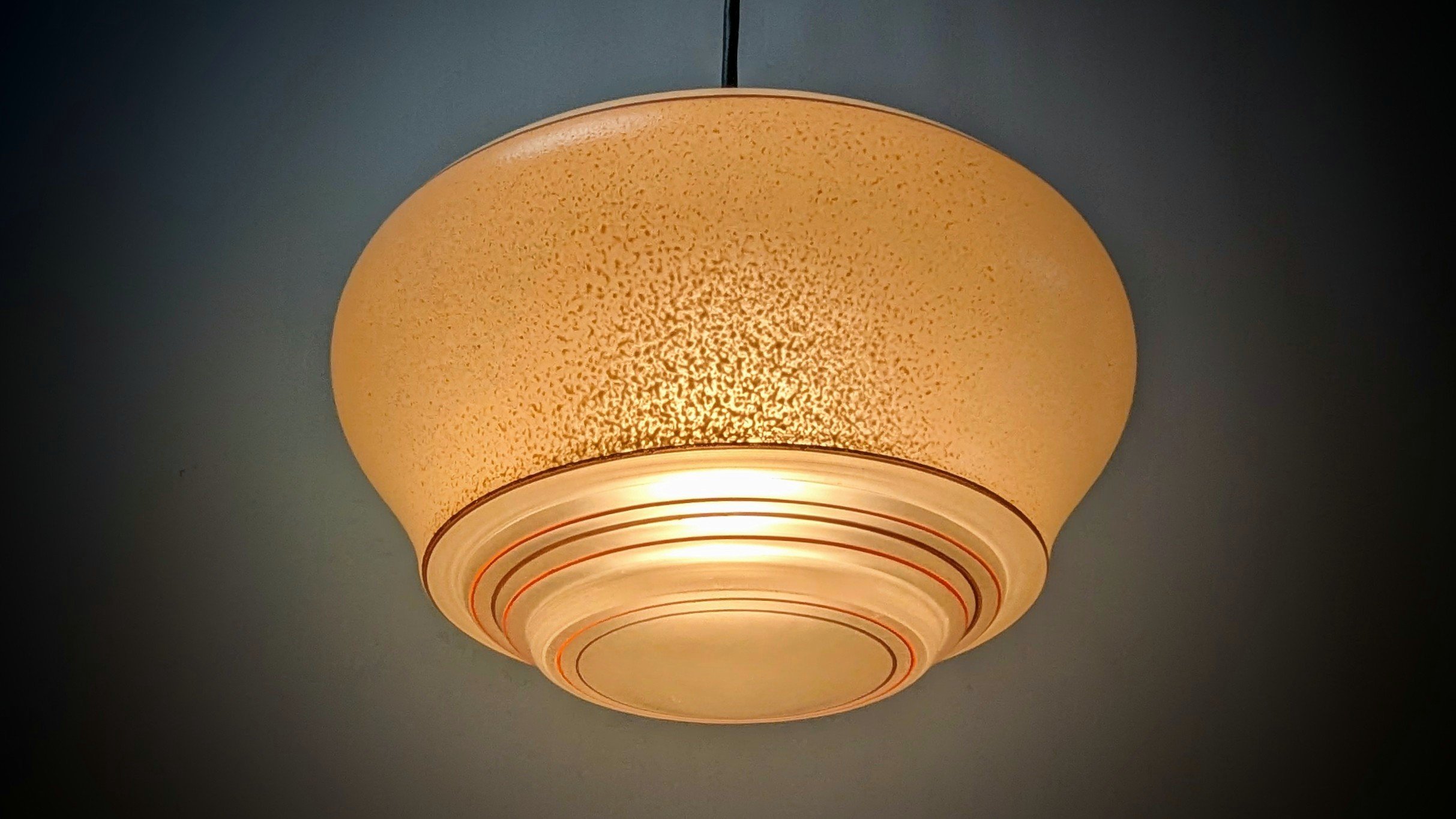 Skøn entre kuglependel. Ø24. 1940. Nyt el og nyt messing ophæng.