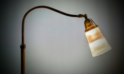 Skøn Antik messing gulvlampe. Fuld restaureret. 130 cm høj. Pickup only