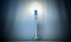 Fuld restaureret white Flygfors bordlampe. 3,5 kg glasværk på 62 cm. Pickup only. 1970.