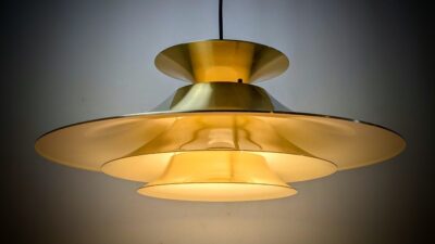 Frandsen danish design lampe 1980. Ø50. Alt el er nyt. Læs mere.