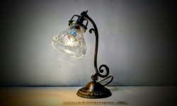 Charmerende antik messing senge bordlampe. Fuld restaureret. Alt el er nyt.