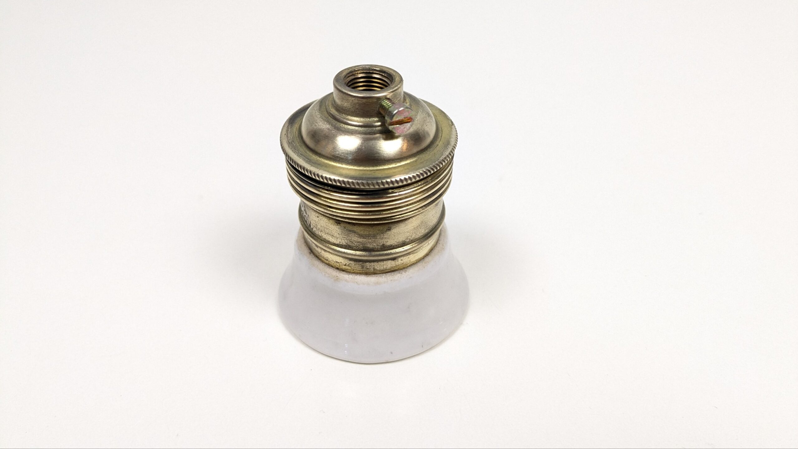 Elforzinket bolt 3,5mm. M3,5×6 mm. Pan head. Til antikke messing fatninger m.m. 5 stk pakning