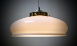 Antik opal glas køkken lampe. Ø27. Fuld restaureret. 13 cmH.